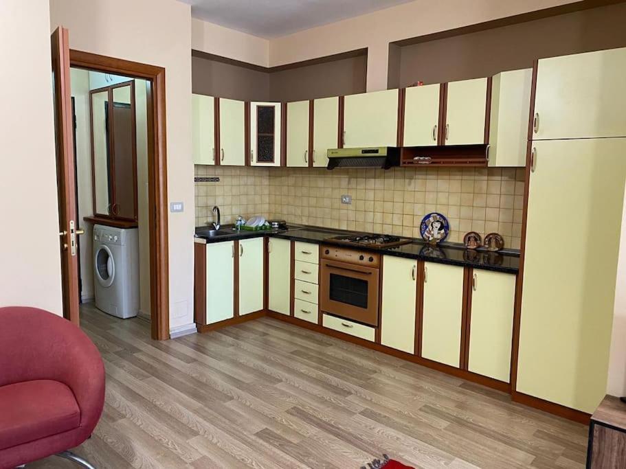 شقة تيرانا  في *Heart Of New Bazaar 1 Bed Apt* المظهر الخارجي الصورة